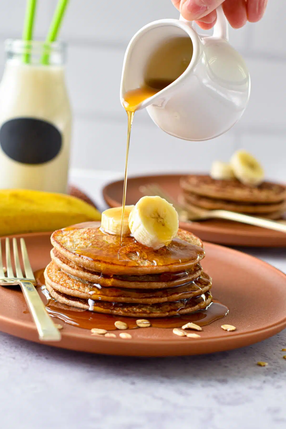 These 3 ingredient Banana Oat Pancakes are the easiest banana pancakes for breakfast packed with plant-based proteins from oats and flourless, simply made from oats and no eggs needed.