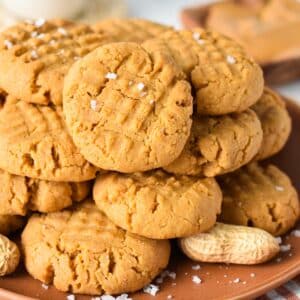 These 4 ingredient Peanut Butter Cookies are the easiest cookies for peanut butter lovers, ultra crunchy and ready in 20 minutes.Plus, these are flourless, gluten-free and dairy-free and the best allergy-friendly peanut butter cookies to share